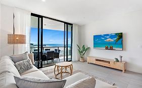 2Br Luxury Central Palm Beach Apartment